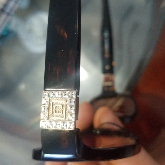 Liz claiborn sunglasses - Picture 4 of 9